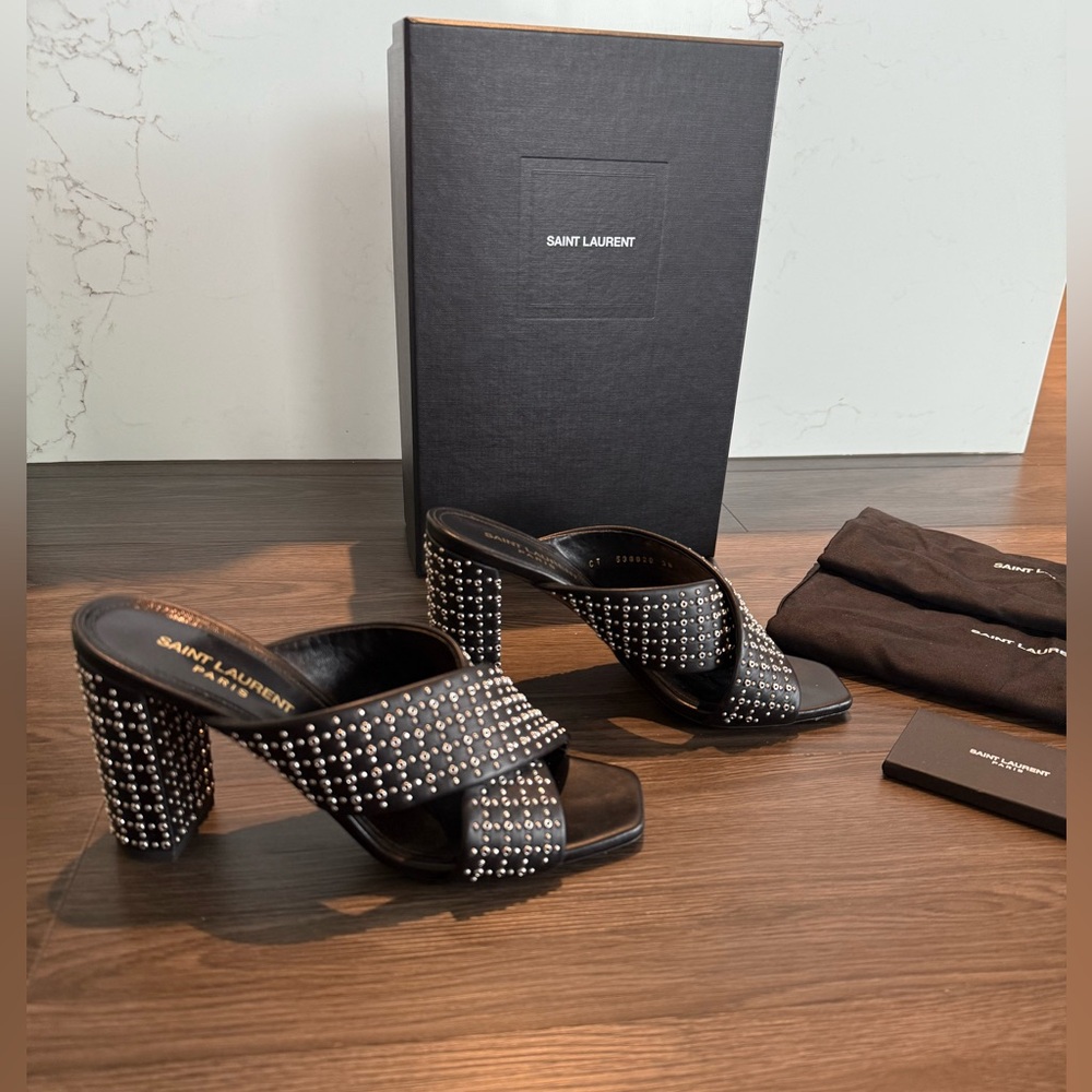 Saint Laurent Loulou 95 Studs 38 as new